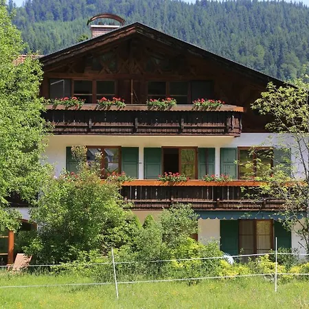 Gut Elmau 公寓 *